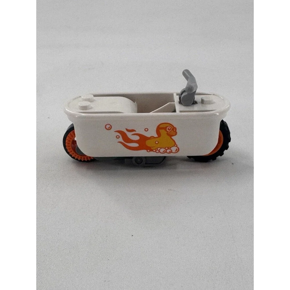 LEGO Minifigure Stunt Motorcycle DUCK BATHTUB RACER Retired Fast Shipping